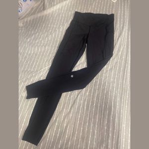 Black Lululemon leggings
